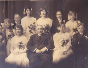 Fridrik Bergmann, later pastor of the Tabernacle congregation, with confirmands, early 20th century