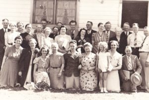 choir outing to Blondal cottage, Gimli, 1940s