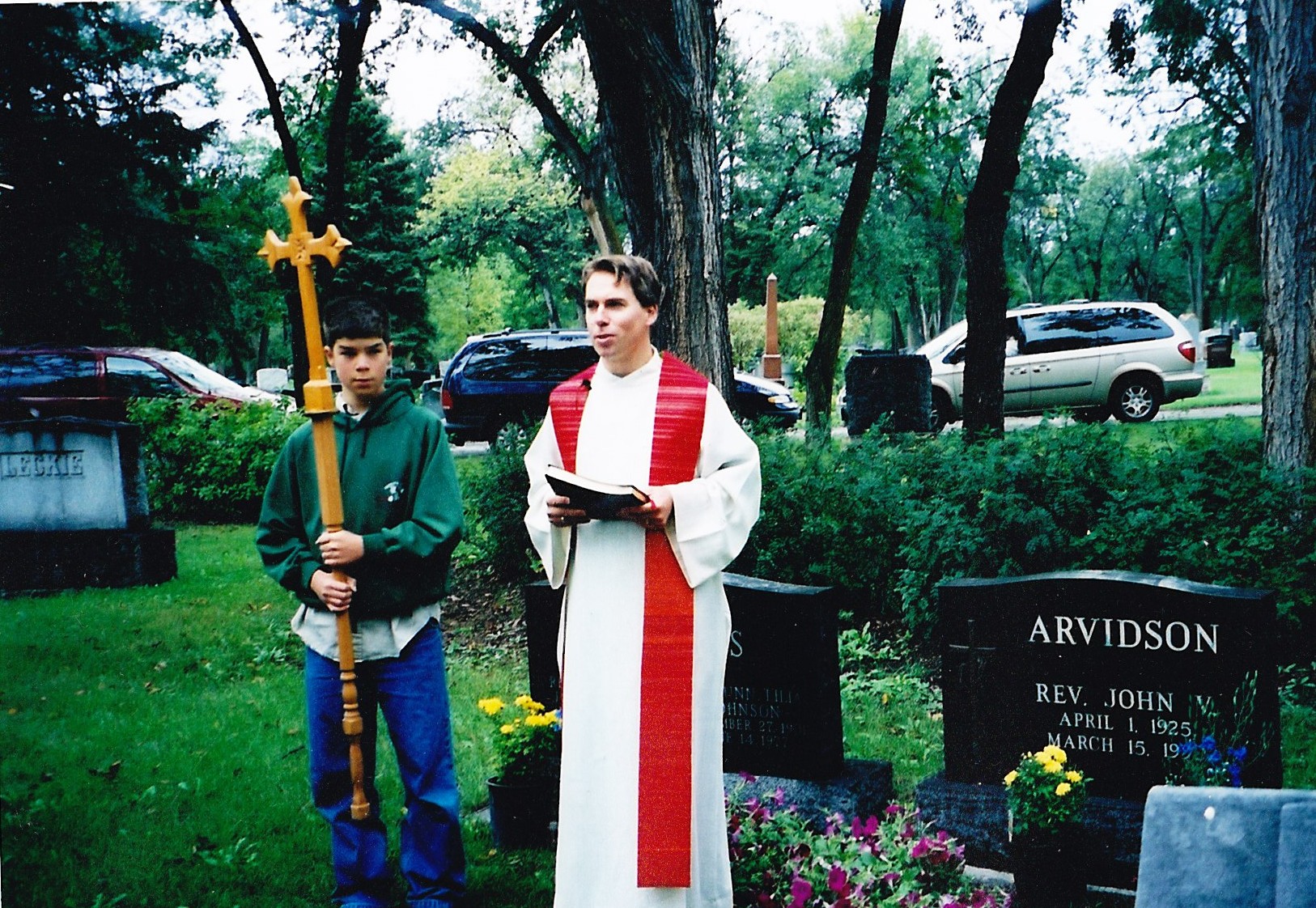 2003, Pastor Michael Kurtz at memorial service for the first four pastors, all buried at Brookside Cemetery 